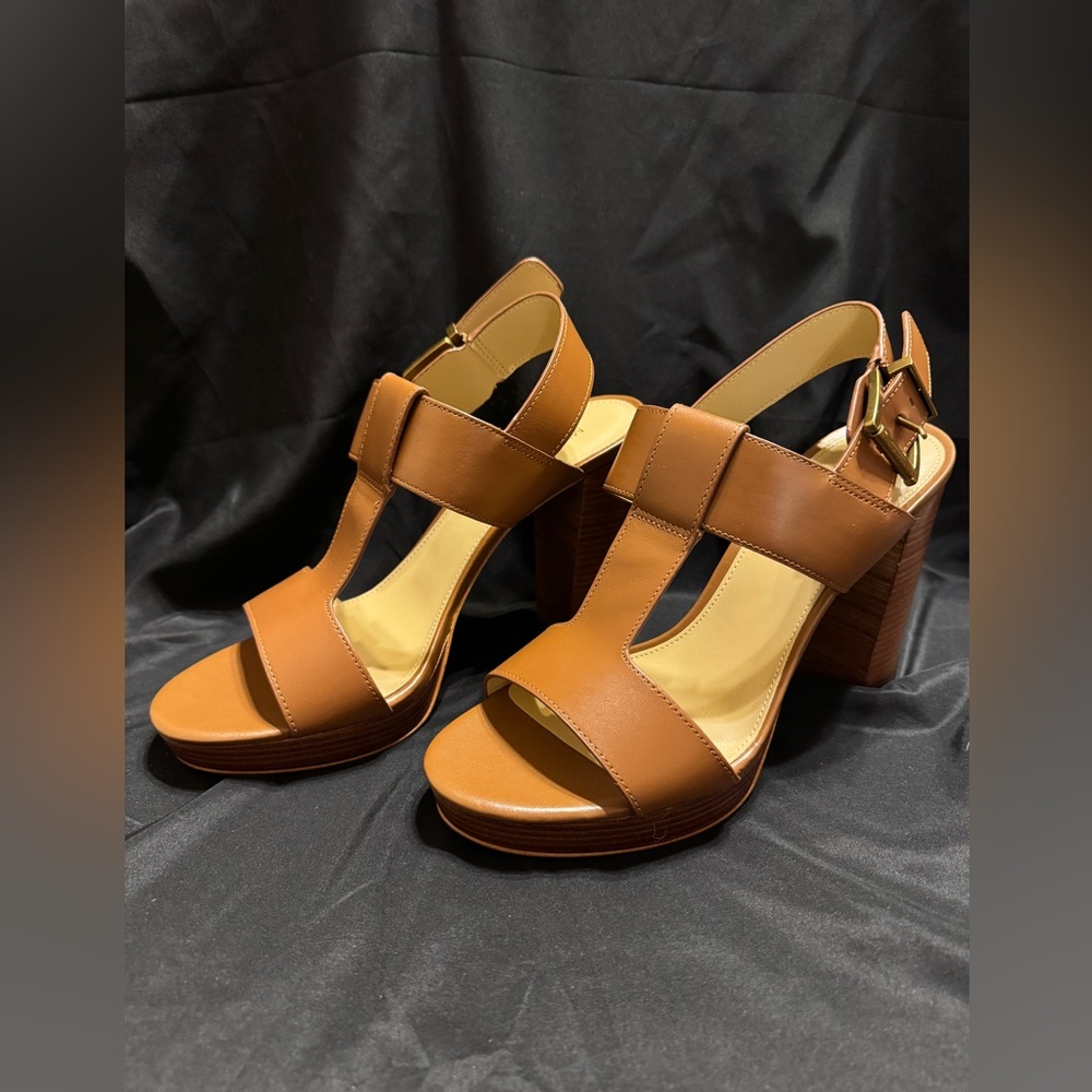 NWOT Michael Kors Becker T-Strap Platform Brown Leather Sandals Size 9 - Picture 2 of 10